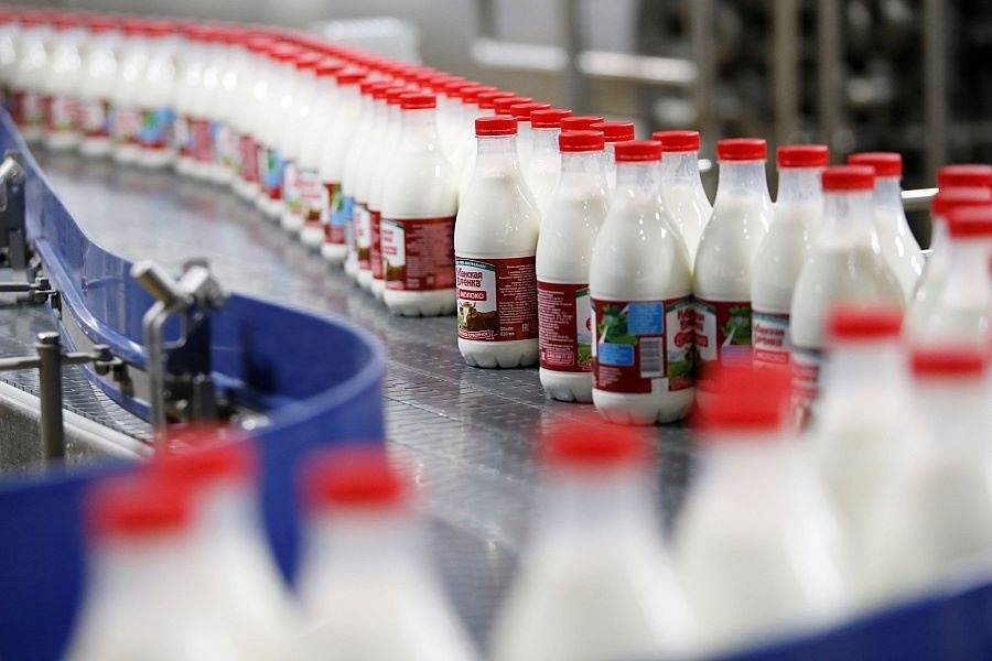 Правительство России смягчило требования к маркировке молока и воды в рамках плана поддержки экономики