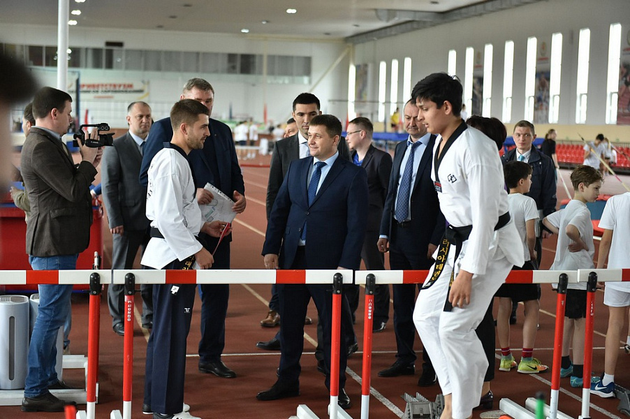 Вице-губернатор Кубани Александр Власов оценил условия тренировок для спортсменов Славянского района
