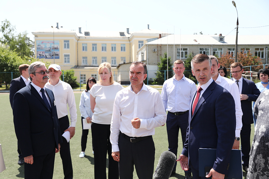 Вениамин Кондратьев пообещал приехать на закладку первого камня нового спортивного комплекса в Горячем ключе