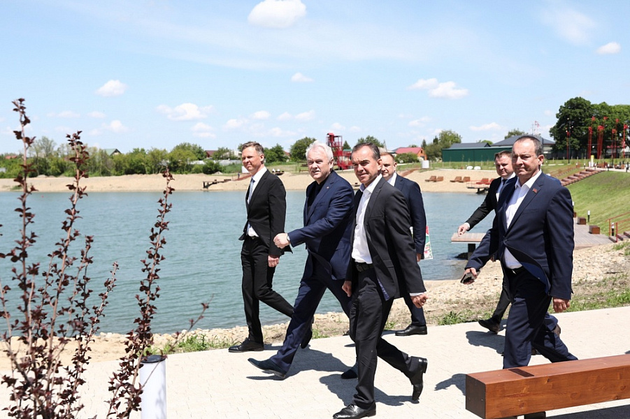 Губернатор Кубани посетил  городской пляж в Курганинске