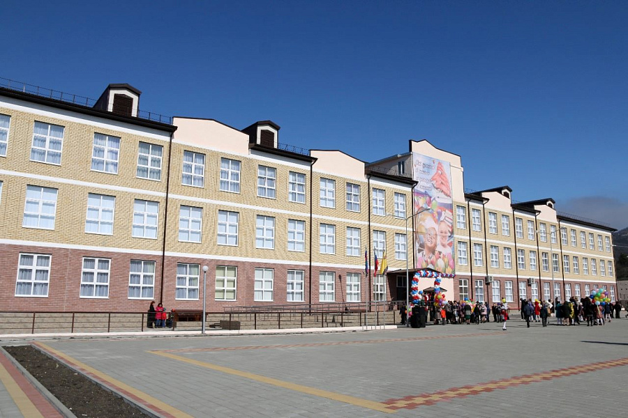 Почти пять миллиардов рублей федеральных средств выделили Кубани на строительство школ