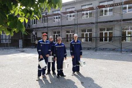 Студенческие строительные отряды помогают в капитальном ремонте школ на Кубани