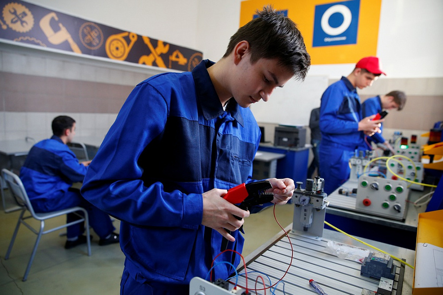 В машиностроительном колледже Краснодара  открыли новые мастерские
