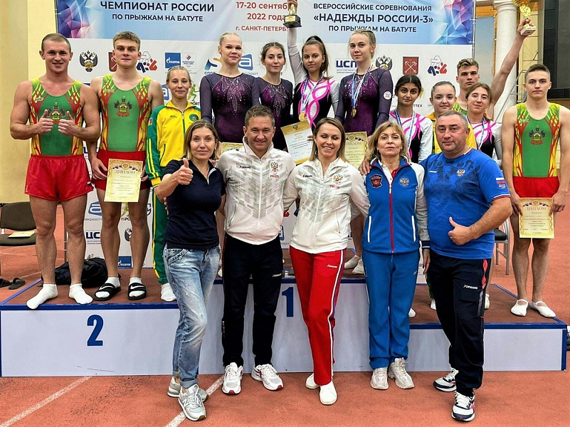 На всероссийских соревнованиях кубанские спортсмены по прыжкам на батутах завоевали более 30 медалей