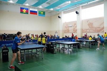 В Славянске-на-Кубани начались краевые соревнования по настольному теннису