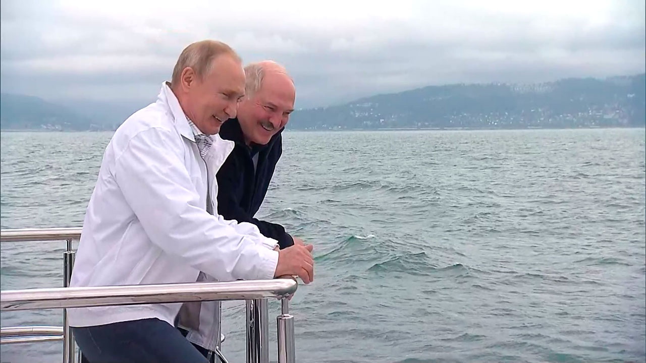 Президент России Владимир Путин встретится в белорусским коллегой Александром Лукашенко в Сочи