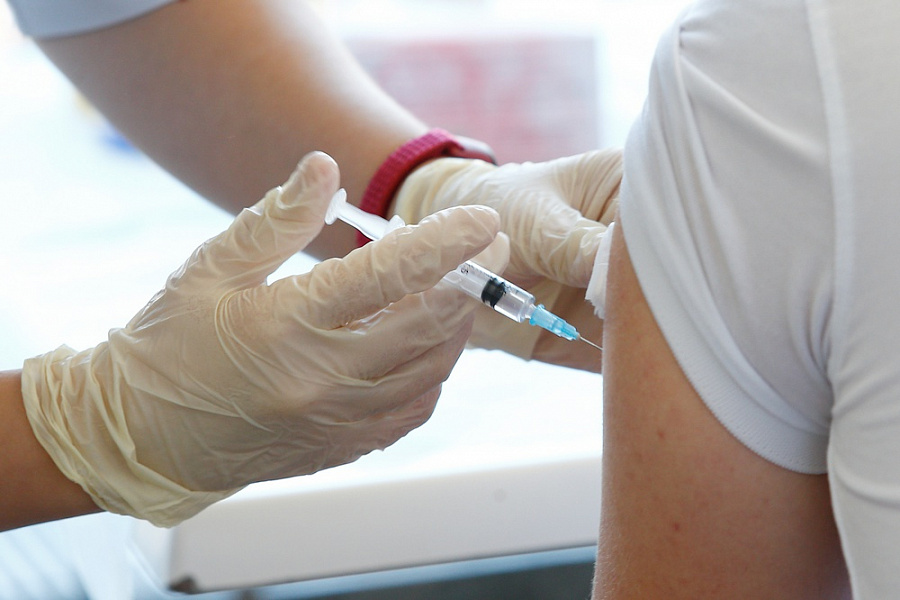Каждая прививка содержит специальные маркеры, по которым во время анализов можно определить, вакцинировался ли человек на самом деле