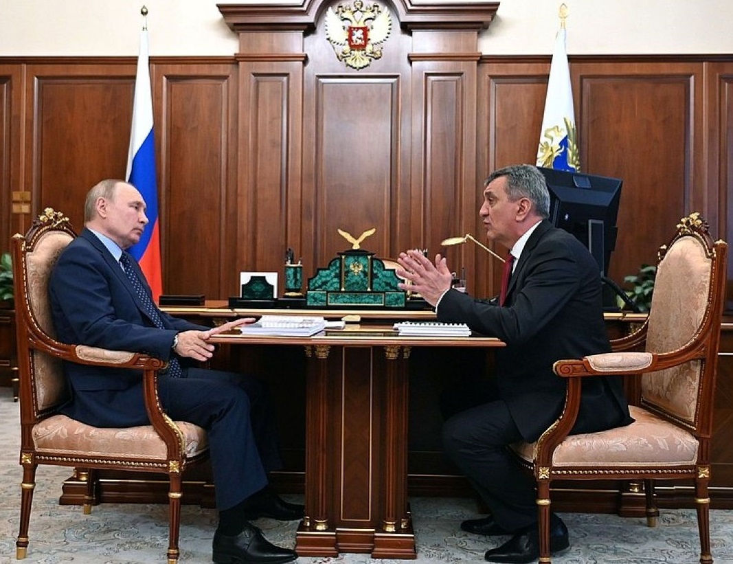 Президент России Владимир Путин провел рабочую встречу с врио Главы РСО – Алания Сергеем Меняйло