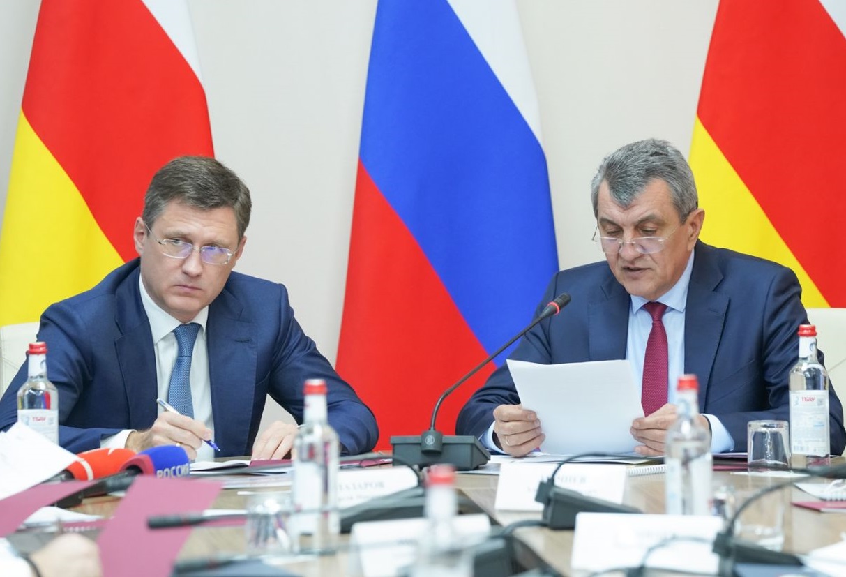 Александр Новак и Сергей Меняйло провели совещание по вопросу социально-экономического развития Северной Осетии