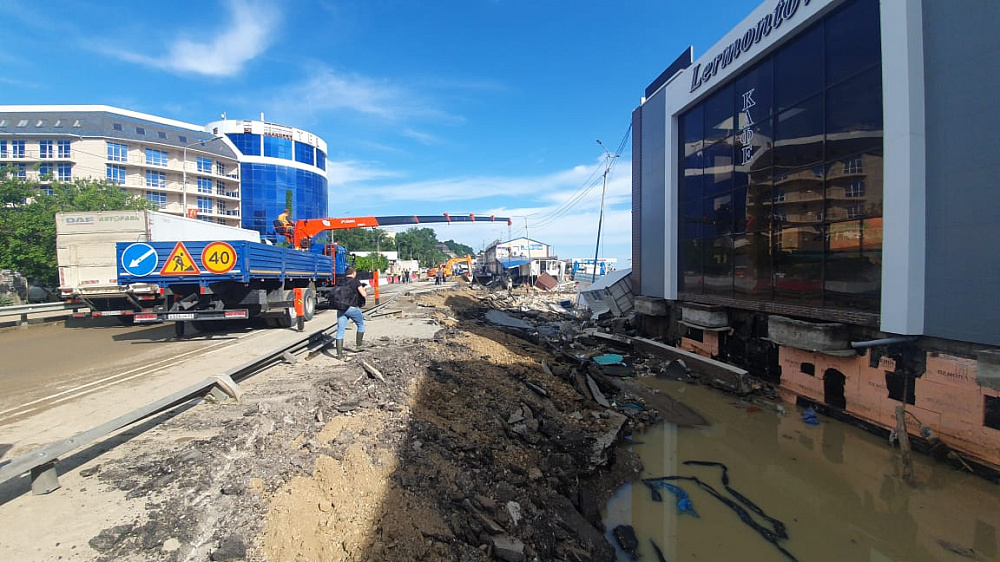 В Туапсинском районе 17 групп специалистов оценивают нанесенный погодой ущерб