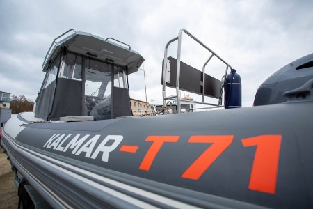 Анапской акватории передали катер РИБ «Кальмар Т-71»