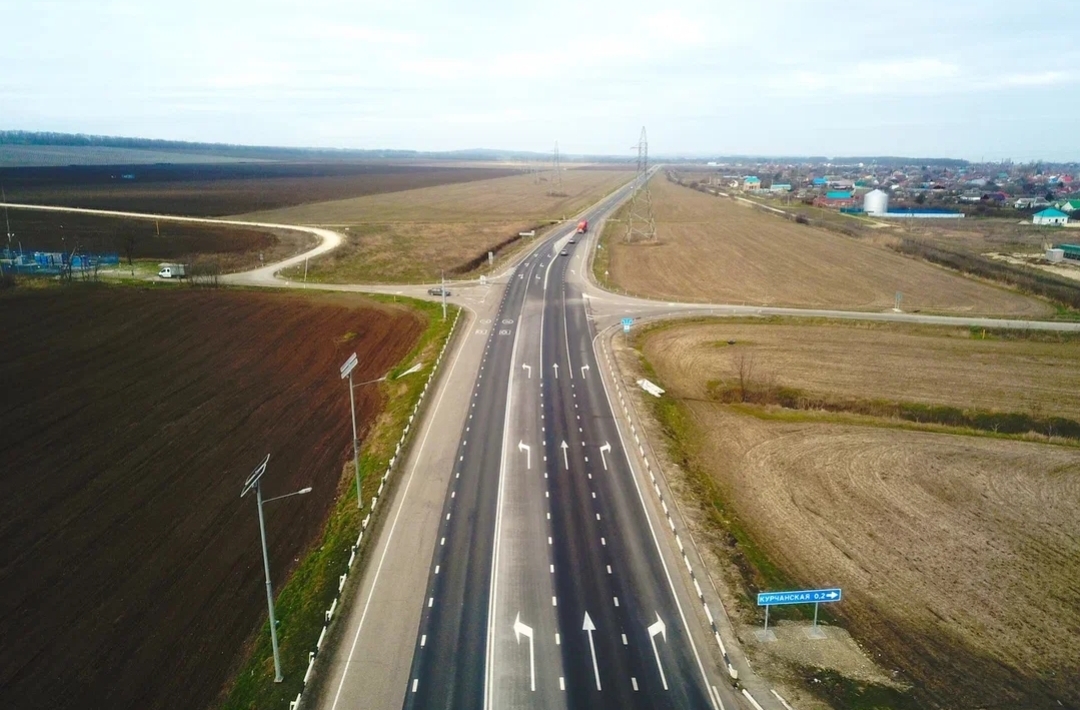 Ремонт федеральной трассы сократит время в пути от Краснодара до Крыма в 2 раза