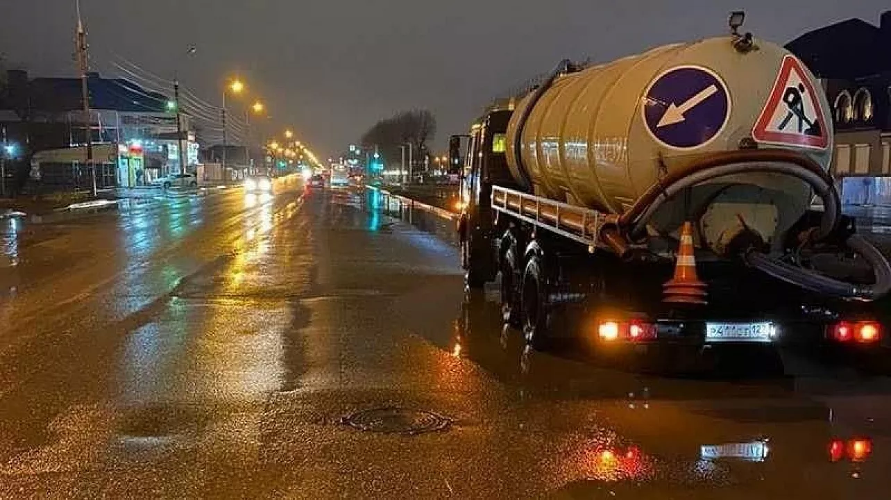 Ливневку на 16 участках улиц Краснодара прочистят до конца мая