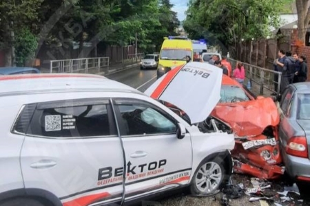 5 человек пострадали в автоаварии в Сочи