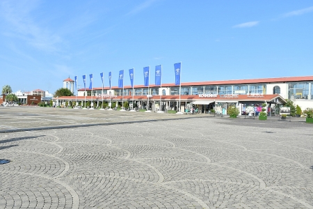 С 15 апреля площадь у Южного мола морпорта Сочи закроется для посещений
