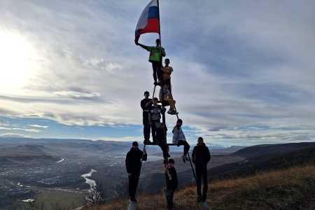 Юные казачата провели выходные в горах