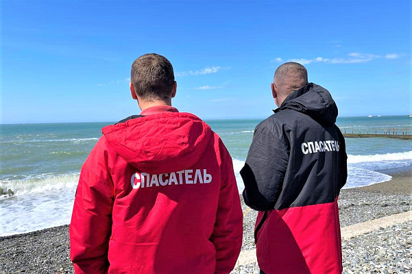 На пляжи Сочи этим летом выйдут матросы-спасатели