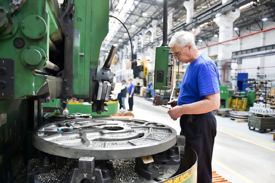 Дорогой вверх: промышленный комплекс Кубани увеличивает объем производства