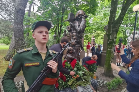 Памятник в честь погибших на СВО бойцов открыли в Сочи