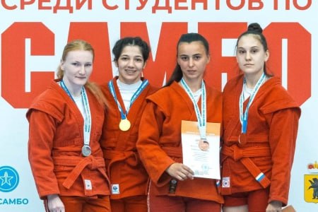 11 наград завоевали кубанские спортсмены на чемпионате России по самбо