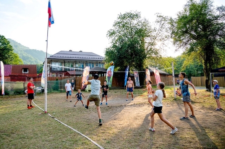 Традиционный спортивный фестиваль провели для сочинских семей