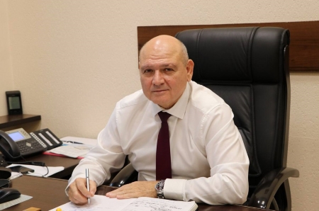 Эдуард Енокович ушел в отставку